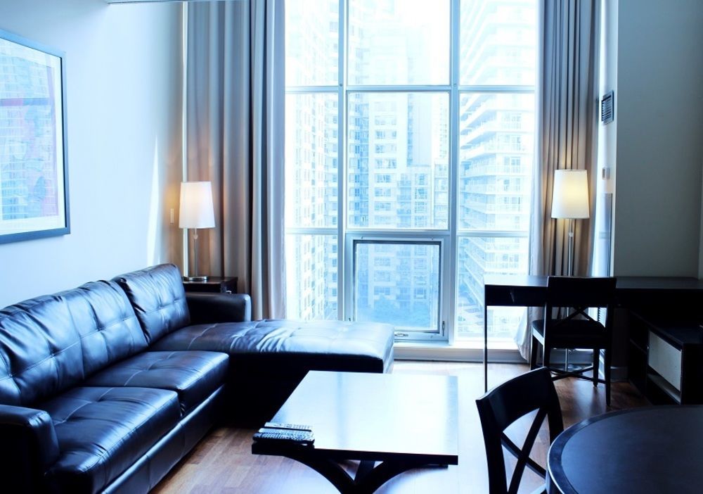 Blue Jays Aparment Hotel Toronto Exterior photo